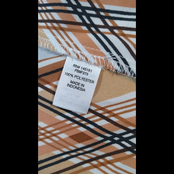 Charming Charlie lightweight sleeveless plaid top - Picture 9 of 10